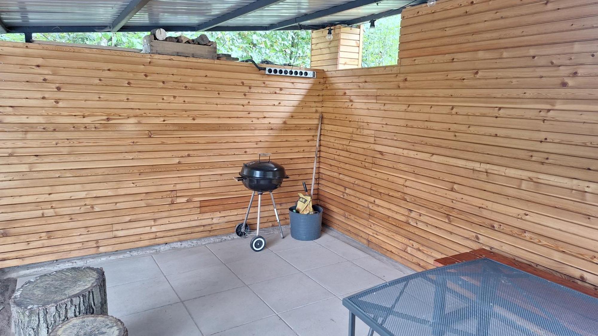 Bungalov Na Brehu Labe S Vlastnim Molem Pardubice Exterior foto